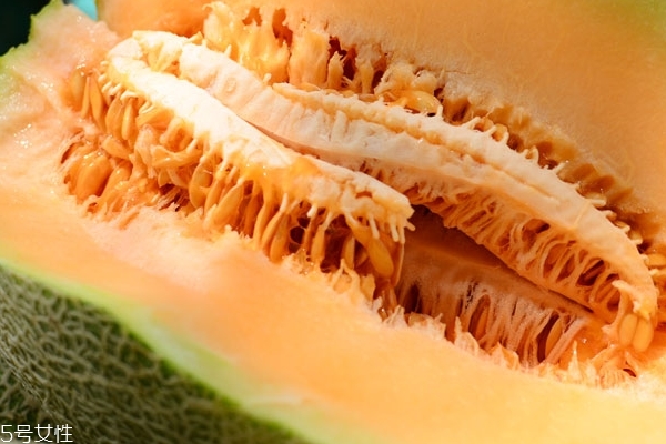 哈密瓜切開(kāi)后能放多久 別超過(guò)兩天