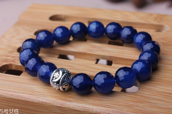 藍(lán)瑪瑙的功效與作用 有助于緩解疲勞 藍(lán)瑪瑙的功效與作用 有助于緩解疲勞