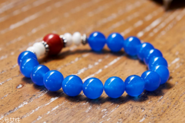 藍(lán)瑪瑙的功效與作用 有助于緩解疲勞 藍(lán)瑪瑙的功效與作用 有助于緩解疲勞