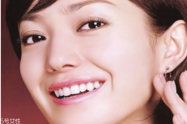 如何預(yù)防眼睛長魚尾紋 讓年齡凍結(jié)在眼部 如何預(yù)防眼睛長魚尾紋 讓年齡凍結(jié)在眼部