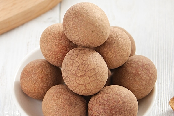 龍眼要不要用鹽水泡 可以這樣做 龍眼要不要用鹽水泡 可以這樣做