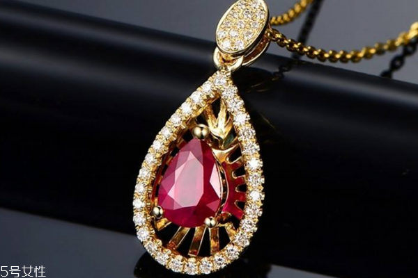 紅碧璽什么顏色最珍貴 顏色越深越好 紅碧璽什么顏色最珍貴 顏色越深越好