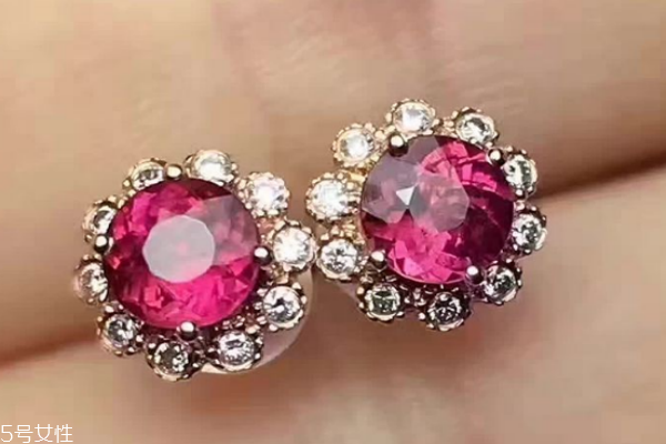 紅碧璽什么顏色最珍貴 顏色越深越好 紅碧璽什么顏色最珍貴 顏色越深越好