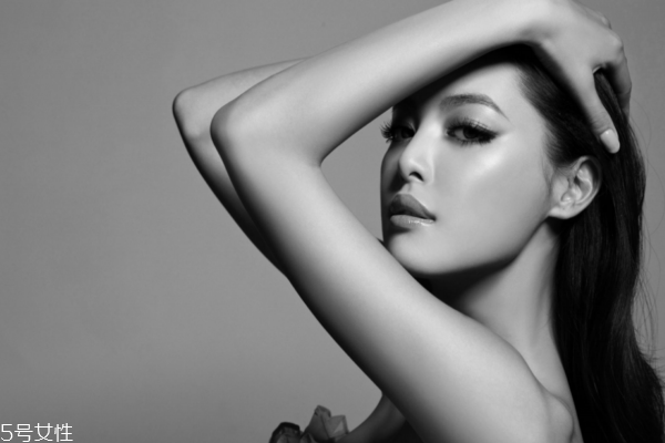 晚上適合用什么護(hù)膚品 3種晚間法寶 晚上適合用什么護(hù)膚品 3種晚間法寶