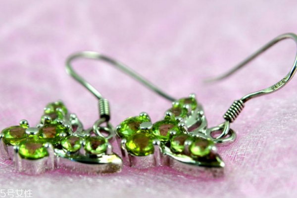 橄欖石有收藏價(jià)值嗎 升值空間不大 橄欖石有收藏價(jià)值嗎 升值空間不大