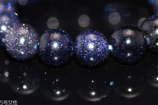 藍(lán)砂石的功效與作用 給你帶來勇氣 藍(lán)砂石的功效與作用 給你帶來勇氣