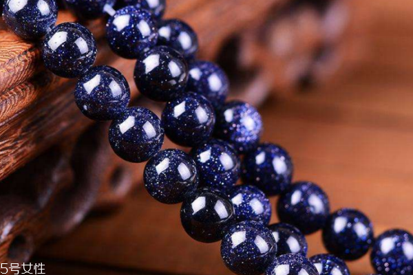 藍(lán)砂石的功效與作用 給你帶來勇氣 藍(lán)砂石的功效與作用 給你帶來勇氣