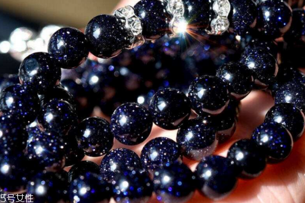 藍(lán)砂石的功效與作用 給你帶來勇氣 藍(lán)砂石的功效與作用 給你帶來勇氣