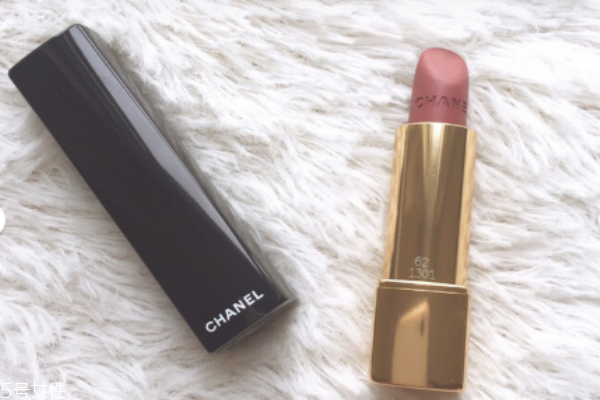 香奈兒62號口紅好看嗎 香奈兒62號口紅試色 香奈兒62號口紅好看嗎 香奈兒62號口紅試色