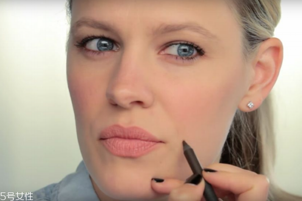 瑪麗蓮夢露的痣怎么畫 盤點(diǎn)演藝圈的痣美人 瑪麗蓮夢露的痣怎么畫 盤點(diǎn)演藝圈的痣美人