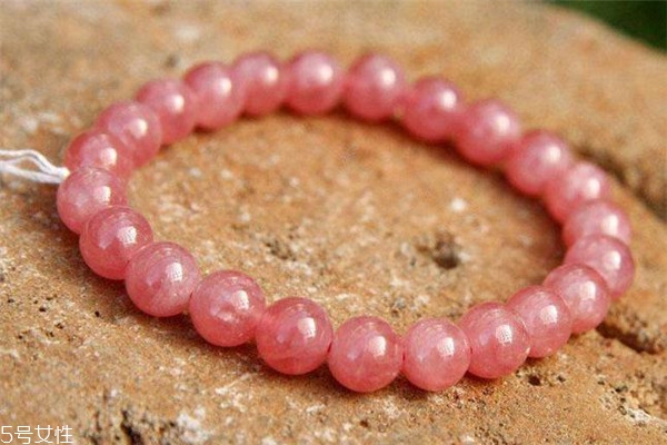 紅紋石多少錢一克 要看晶體品質(zhì)