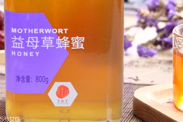 蜂蜜為什么不能用開水泡 會破壞營養(yǎng)物質 蜂蜜為什么不能用開水泡 會破壞營養(yǎng)物質