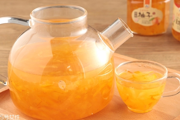 柚子茶熱水喝還是涼水 溫水是最好的 柚子茶熱水喝還是涼水 溫水是最好的