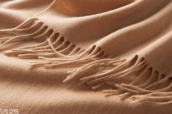 羊毛圍巾掉毛怎么辦 教你幾招處理方法 羊毛圍巾掉毛怎么辦 教你幾招處理方法