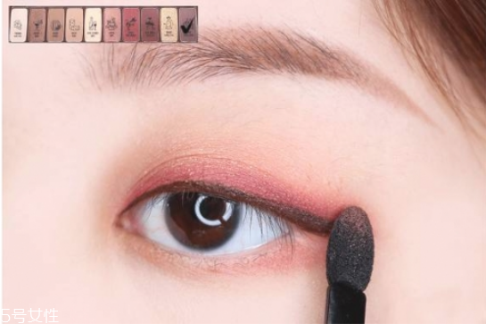 酒紅色眼妝畫法技巧 秋冬必入的酒紅色眼影推薦 酒紅色眼妝畫法技巧 秋冬必入的酒紅色眼影推薦