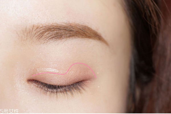 日系妝容的特點(diǎn)分解圖 日系大眼娃娃妝步驟 日系妝容的特點(diǎn)分解圖 日系大眼娃娃妝步驟