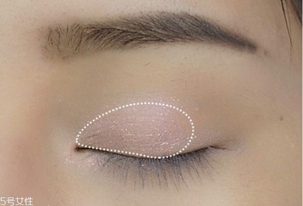 日系妝容的特點(diǎn)分解圖 日系大眼娃娃妝步驟 日系妝容的特點(diǎn)分解圖 日系大眼娃娃妝步驟