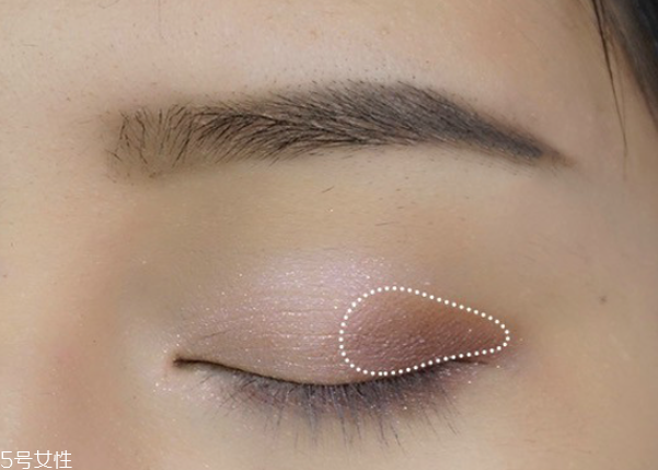 日系妝容的特點(diǎn)分解圖 日系大眼娃娃妝步驟 日系妝容的特點(diǎn)分解圖 日系大眼娃娃妝步驟