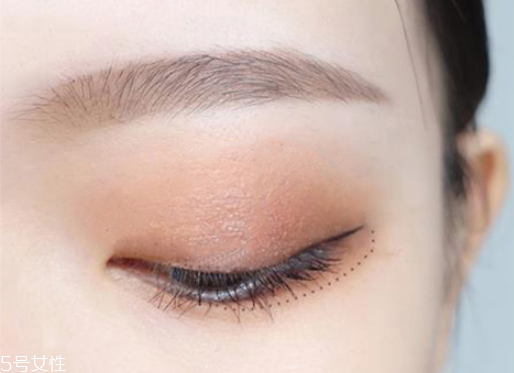 日系妝容的特點(diǎn)分解圖 日系大眼娃娃妝步驟 日系妝容的特點(diǎn)分解圖 日系大眼娃娃妝步驟