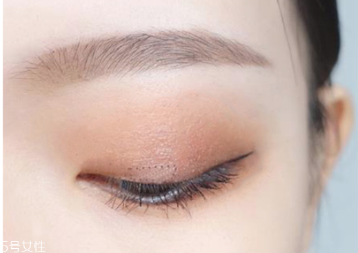 日系妝容的特點(diǎn)分解圖 日系大眼娃娃妝步驟 日系妝容的特點(diǎn)分解圖 日系大眼娃娃妝步驟