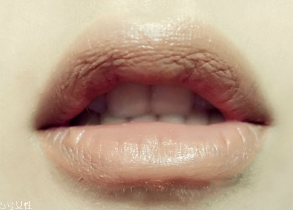 小煙熏妝的畫法步驟圖解 紫色小煙熏眼妝教程 小煙熏妝的畫法步驟圖解 紫色小煙熏眼妝教程