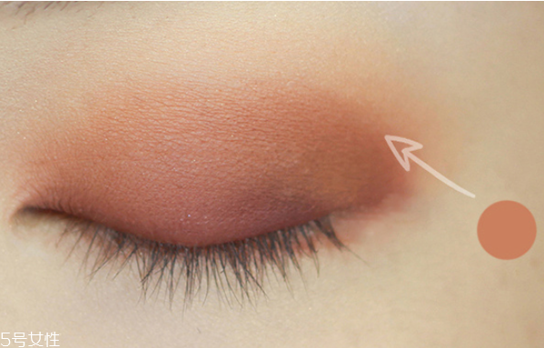 元旦約會妝容步驟畫法 優(yōu)雅又有女人味 元旦約會妝容步驟畫法 優(yōu)雅又有女人味