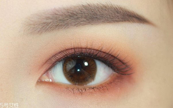 元旦約會妝容步驟畫法 優(yōu)雅又有女人味 元旦約會妝容步驟畫法 優(yōu)雅又有女人味