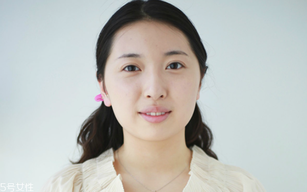 元旦約會妝容步驟畫法 優(yōu)雅又有女人味 元旦約會妝容步驟畫法 優(yōu)雅又有女人味