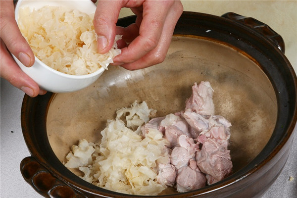 港式煲湯的做法 港式煲湯這樣煮才好喝 港式煲湯的做法 港式煲湯這樣煮才好喝