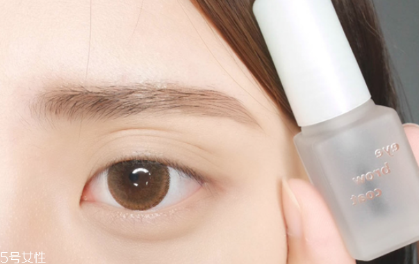 元旦約會妝容步驟畫法 優(yōu)雅又有女人味 元旦約會妝容步驟畫法 優(yōu)雅又有女人味