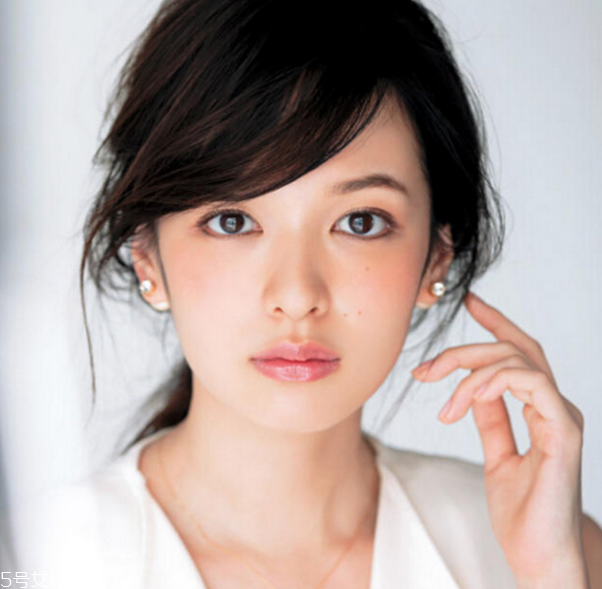 森繪梨佳妝容教程 森繪梨佳妝容特點 森繪梨佳妝容教程 森繪梨佳妝容特點