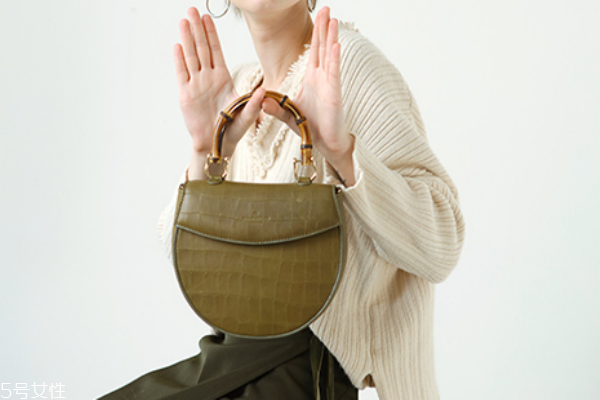 皮包掉皮怎么修復(fù) 學(xué)會使用鞋粉 皮包掉皮怎么修復(fù) 學(xué)會使用鞋粉