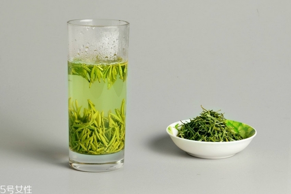 綠茶為什么要放冰箱 為了延長(zhǎng)保存時(shí)間 綠茶為什么要放冰箱 為了延長(zhǎng)保存時(shí)間