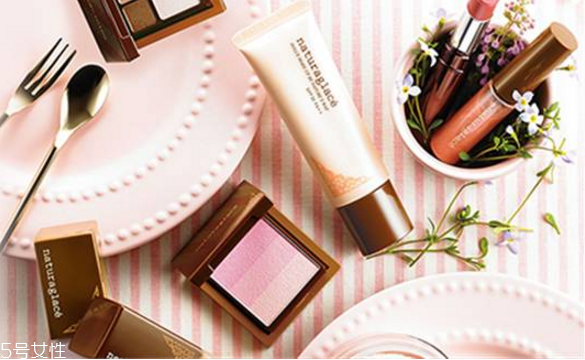 孕期口紅買哪個(gè)牌子好 好看又好吃的口紅