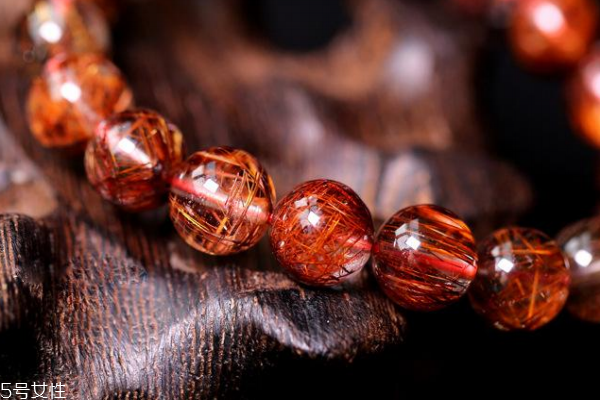 紅發(fā)晶的功效與作用 給你補(bǔ)充能量 紅發(fā)晶的功效與作用 給你補(bǔ)充能量