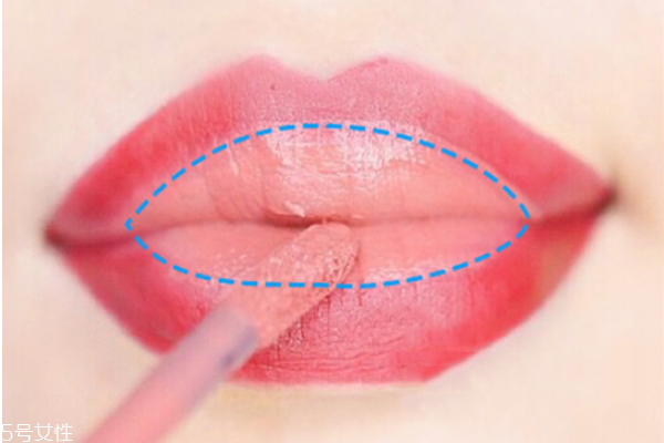 唇膏怎么涂好看圖解 漸變唇妝畫法 唇膏怎么涂好看圖解 漸變唇妝畫法