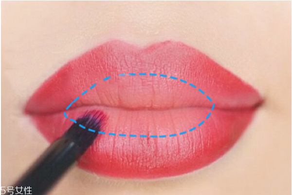 唇膏怎么涂好看圖解 漸變唇妝畫法 唇膏怎么涂好看圖解 漸變唇妝畫法