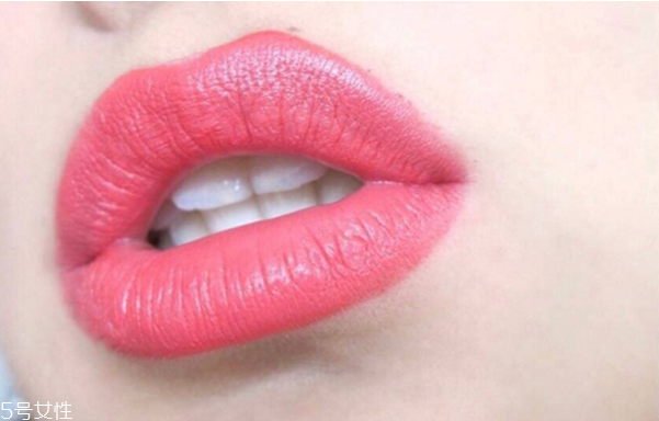 香奈兒口紅哪個(gè)顏色顯白 香奈兒口紅最火的色號(hào) 香奈兒口紅哪個(gè)顏色顯白 香奈兒口紅最火的色號(hào)
