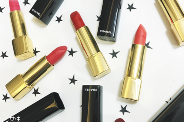 香奈兒口紅哪個(gè)顏色顯白 香奈兒口紅最火的色號(hào) 香奈兒口紅哪個(gè)顏色顯白 香奈兒口紅最火的色號(hào)