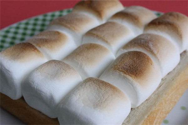 烤棉花糖怎么烤好吃 4種烤棉花糖吃法 烤棉花糖怎么烤好吃 4種烤棉花糖吃法