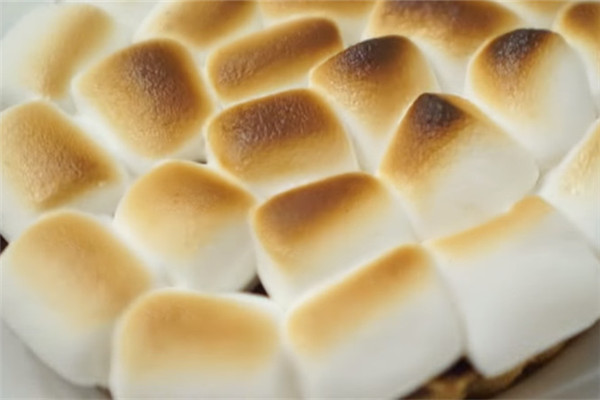 烤棉花糖怎么烤好吃 4種烤棉花糖吃法 烤棉花糖怎么烤好吃 4種烤棉花糖吃法