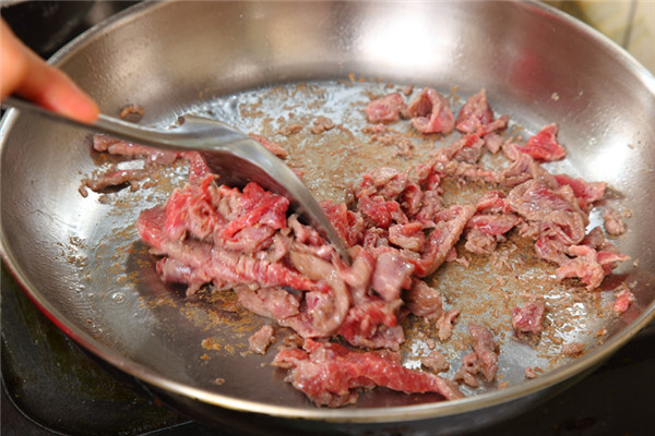 炒菜先放油還是先熱鍋 4種冷熱做法 炒菜先放油還是先熱鍋 4種冷熱做法