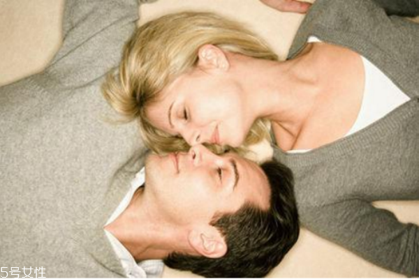 熱戀時(shí)需要注意的事，閨蜜也要提防