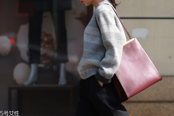 皮包開裂怎么修復 用這幾招