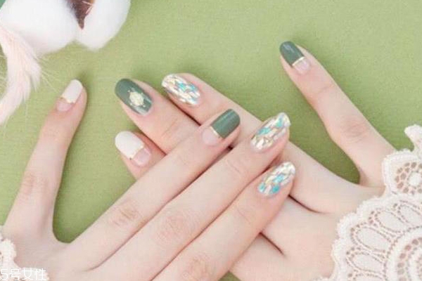 秋冬必備美甲 連指尖都這么撩人 秋冬必備美甲 連指尖都這么撩人