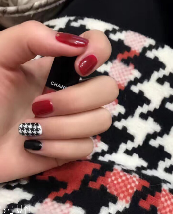秋冬必備美甲 連指尖都這么撩人 秋冬必備美甲 連指尖都這么撩人