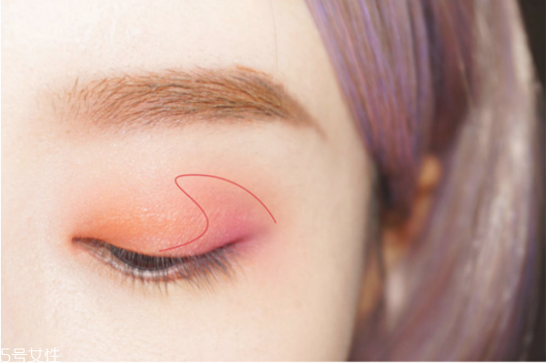 圣誕節(jié)妝容教程圖片 圣誕創(chuàng)意妝容畫法 圣誕節(jié)妝容教程圖片 圣誕創(chuàng)意妝容畫法