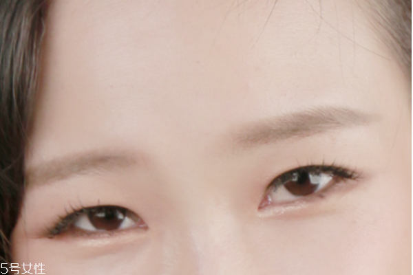 怎么畫(huà)性感的妝容 性感風(fēng)的妝容教程