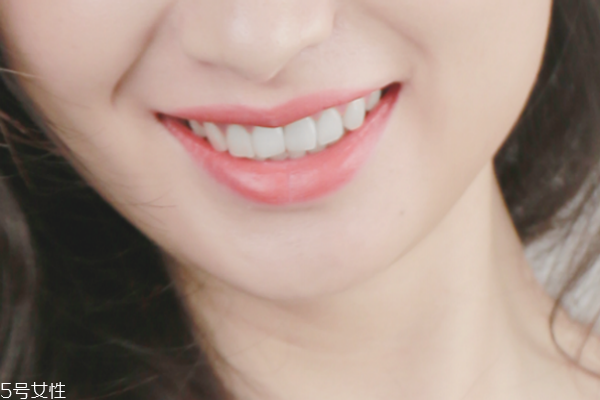 怎么畫(huà)性感的妝容 性感風(fēng)的妝容教程