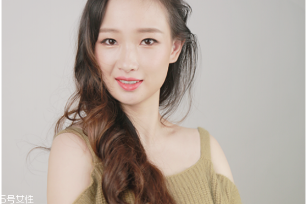 怎么畫(huà)性感的妝容 性感風(fēng)的妝容教程